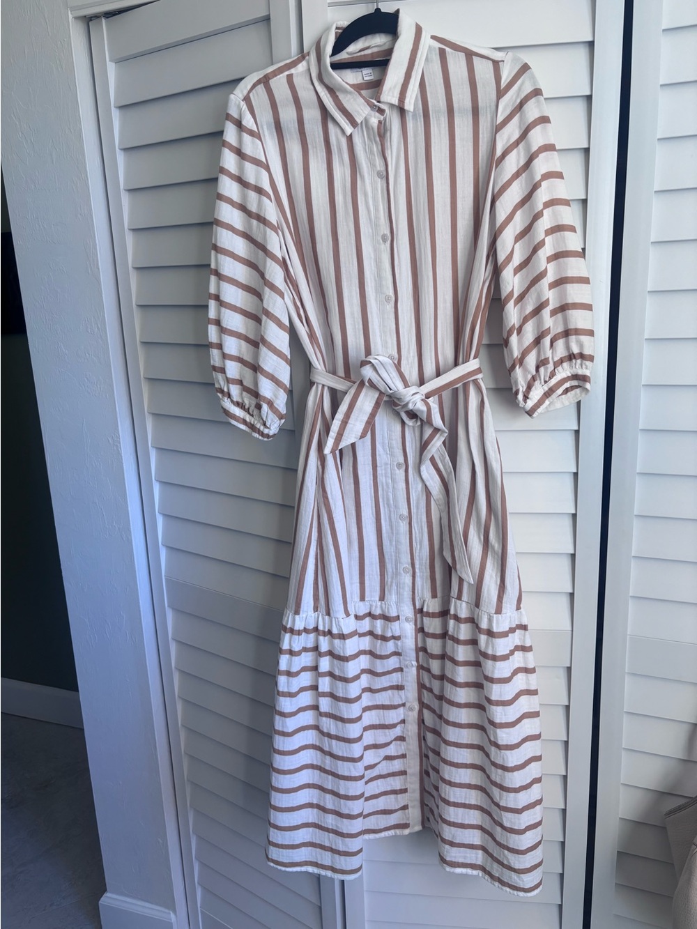 Chicos Tie-Waist maxi Dress - Cream & Brown with pockets !!